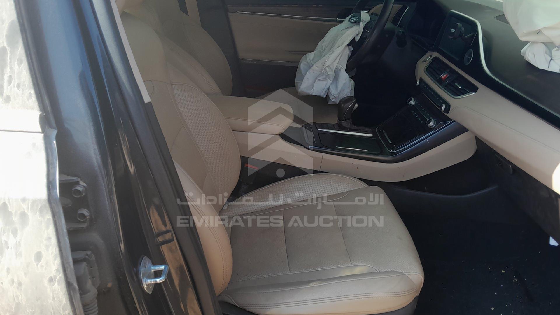 2018 HYUNDAI AZERA VIN: KMHF341F6JA182385