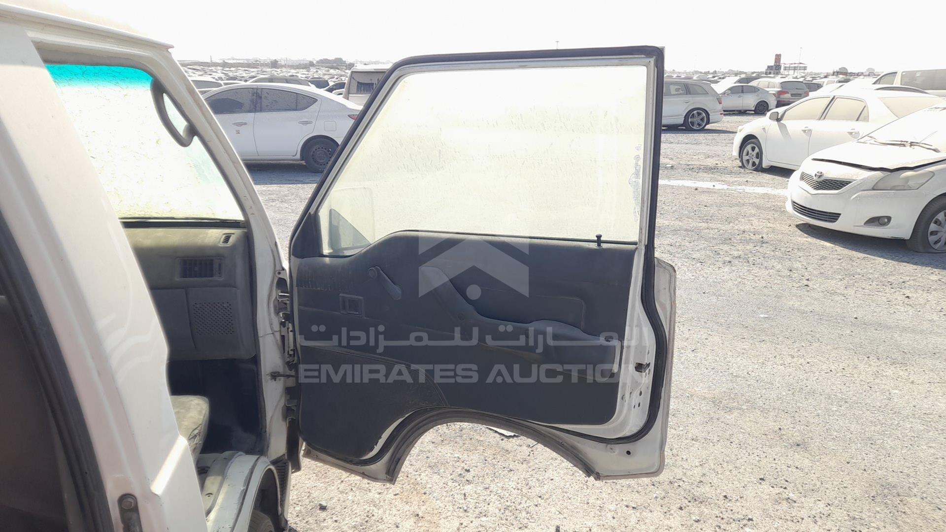 2008 MITSUBISHI L 300 VIN: JMYHNP13W8A702445