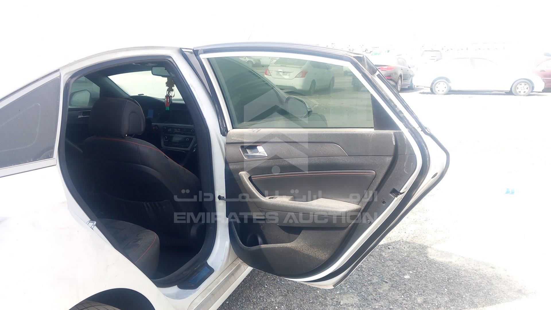 2016 HYUNDAI SONATA VIN: KMHE341B4GA125815