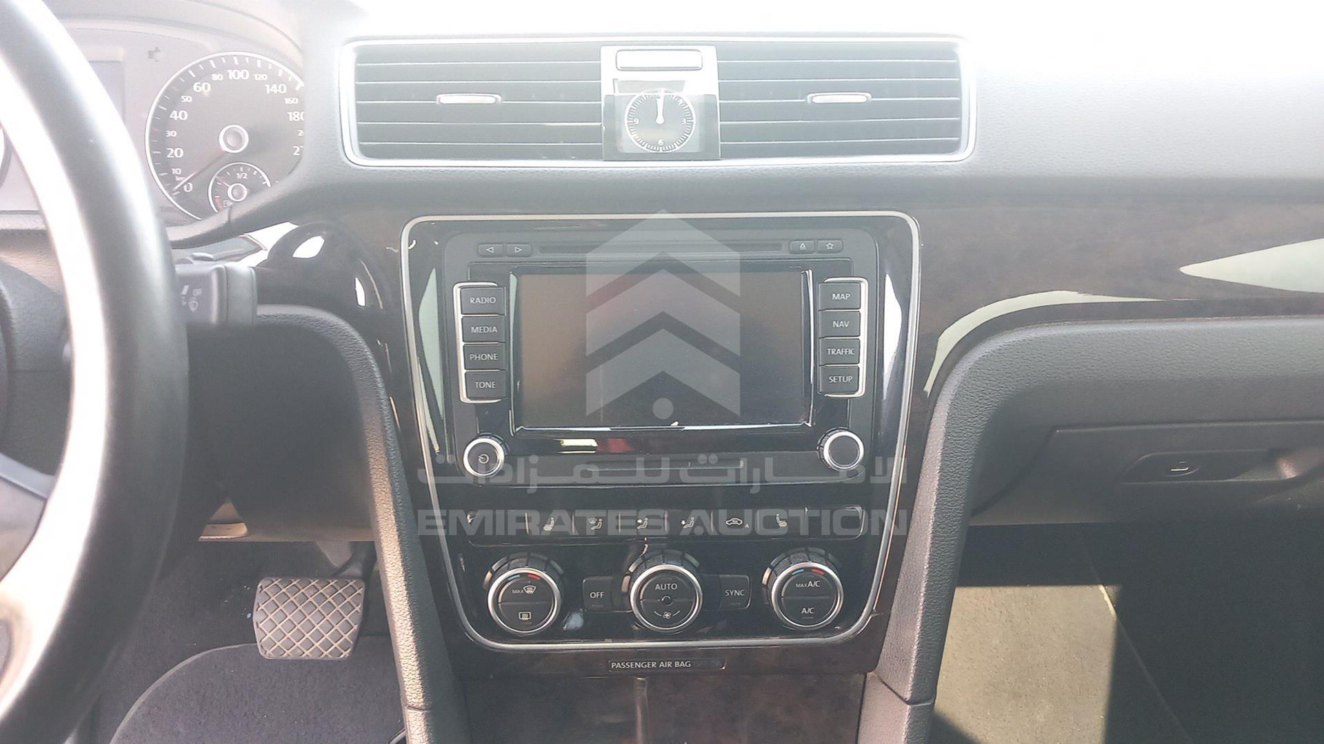 2015 VOLKSWAGEN PASSAT VIN: WVWCR7A37FC001349