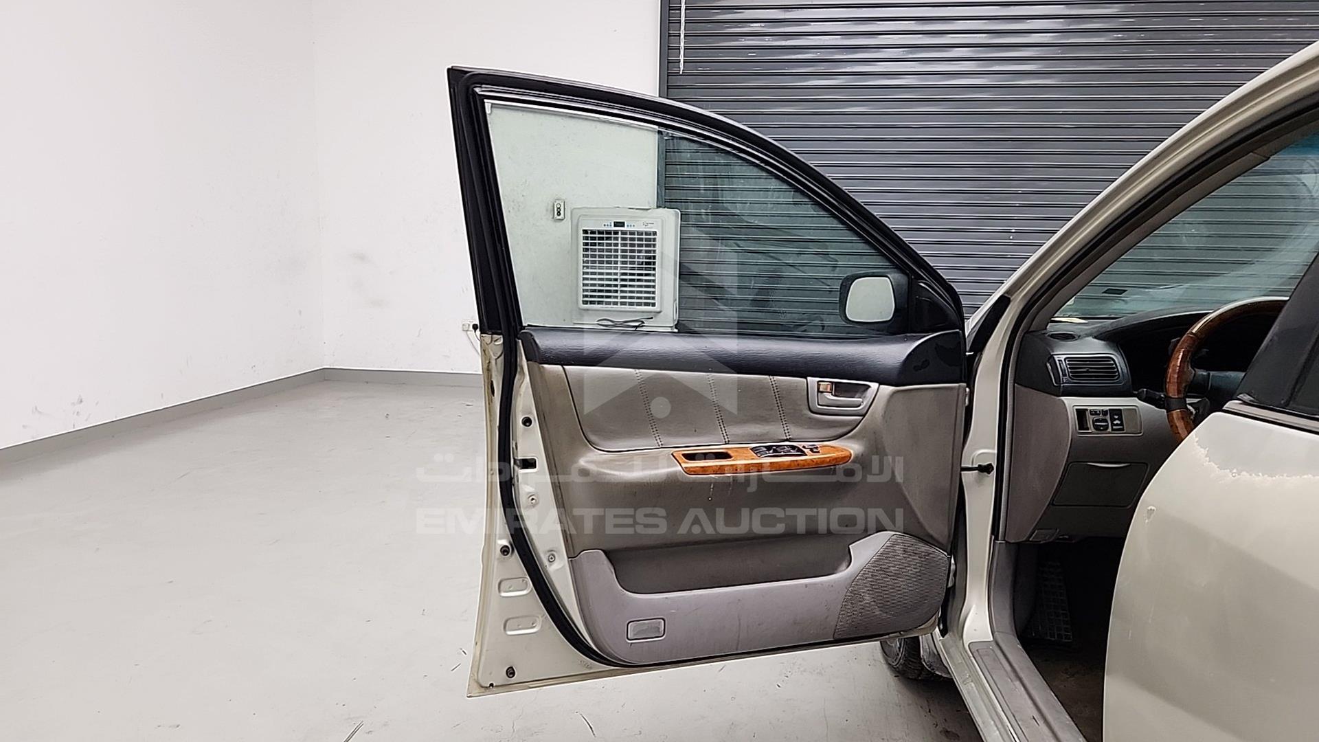 2005 TOYOTA COROLLA VIN: ZE15035586