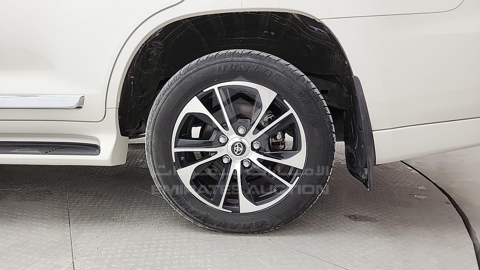 2021 TOYOTA LAND CRUISER VIN: JTMHX01J7M4225066