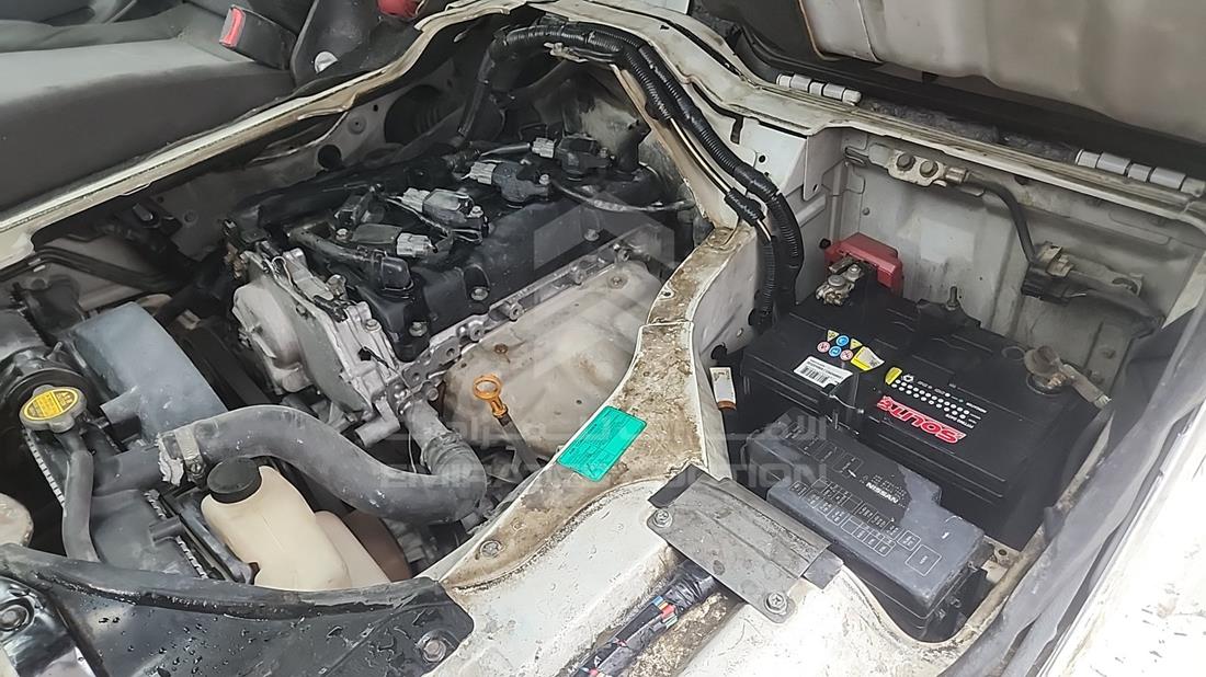 2014 Nissan Urvan — Engine Bay — Photo 22