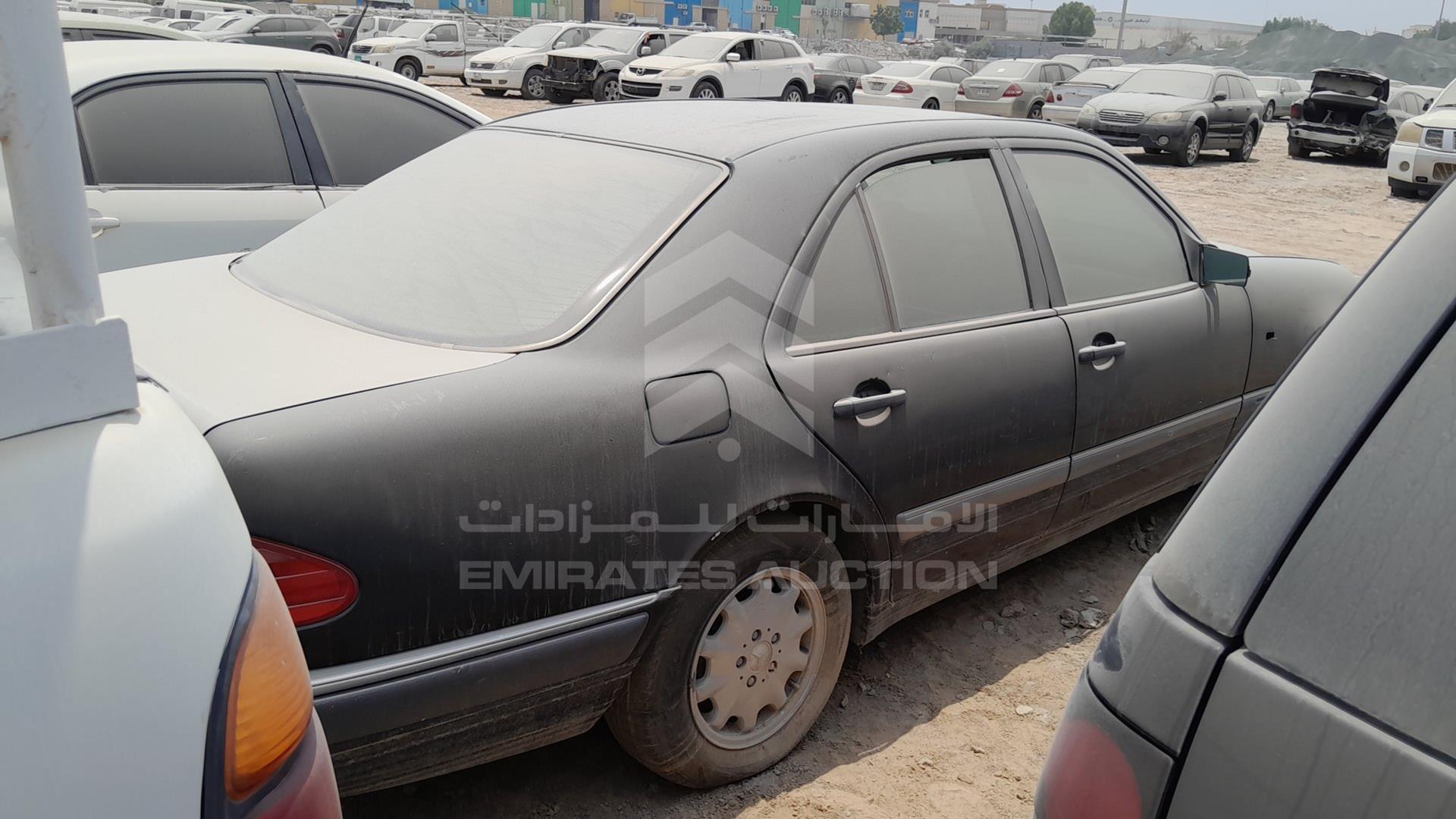 0 MERCEDES --- VIN: WDB2100611A788742