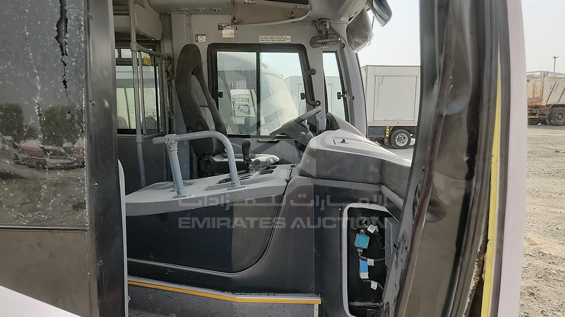 تاتا LPO 916 2026 — زاوية الراكب الأمامي للمقعد — صورة 20