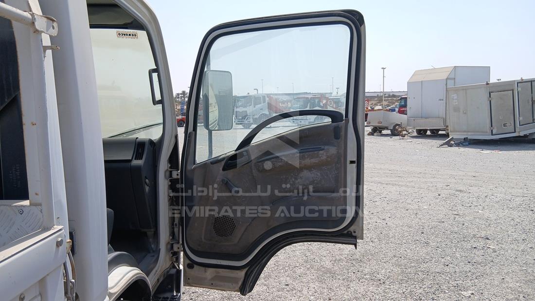 2009 Isuzu Reward NP — Front Right Door — Photo 23