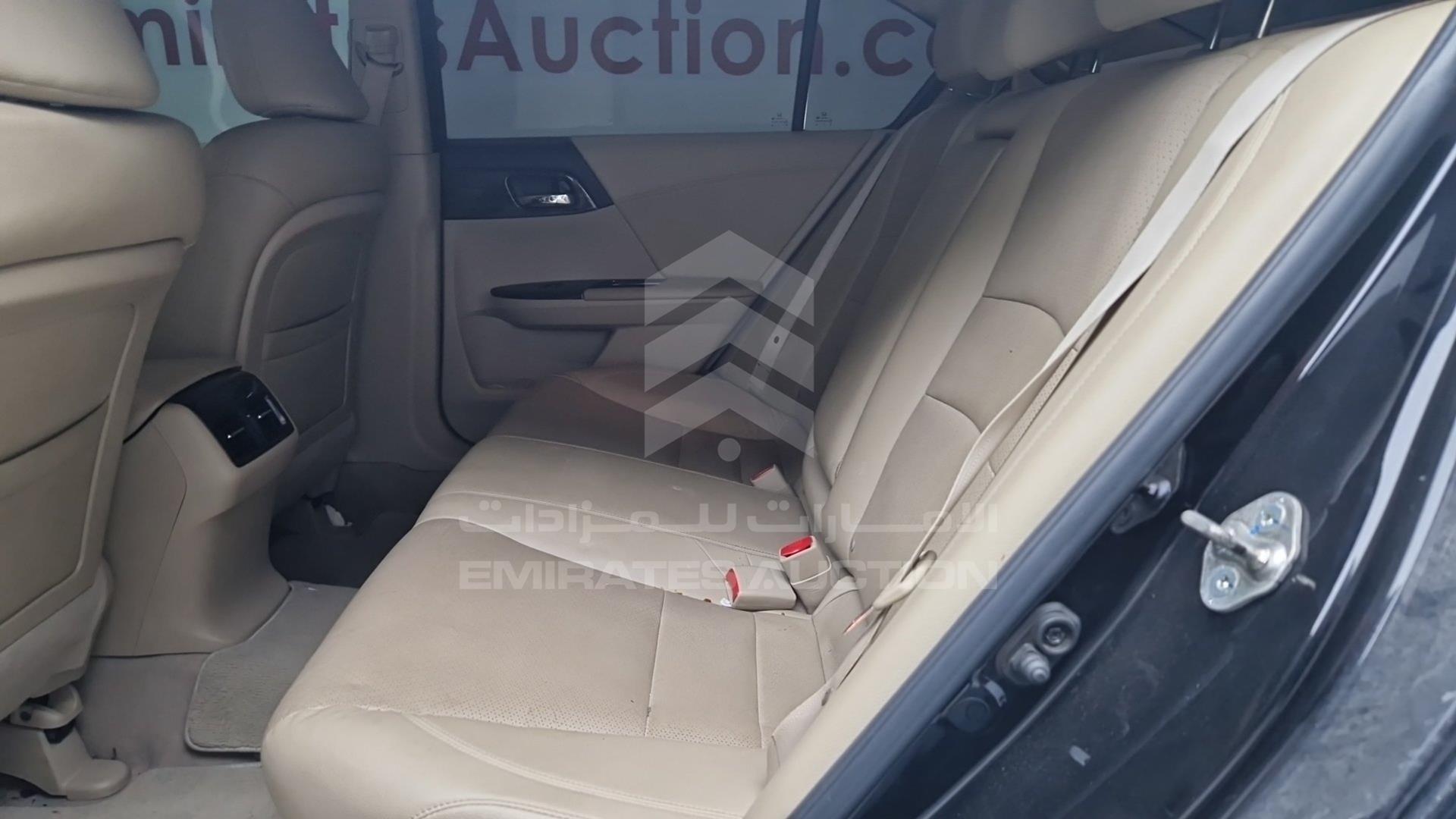 2016 HONDA ACCORD VIN: LUCCR2669G3407975