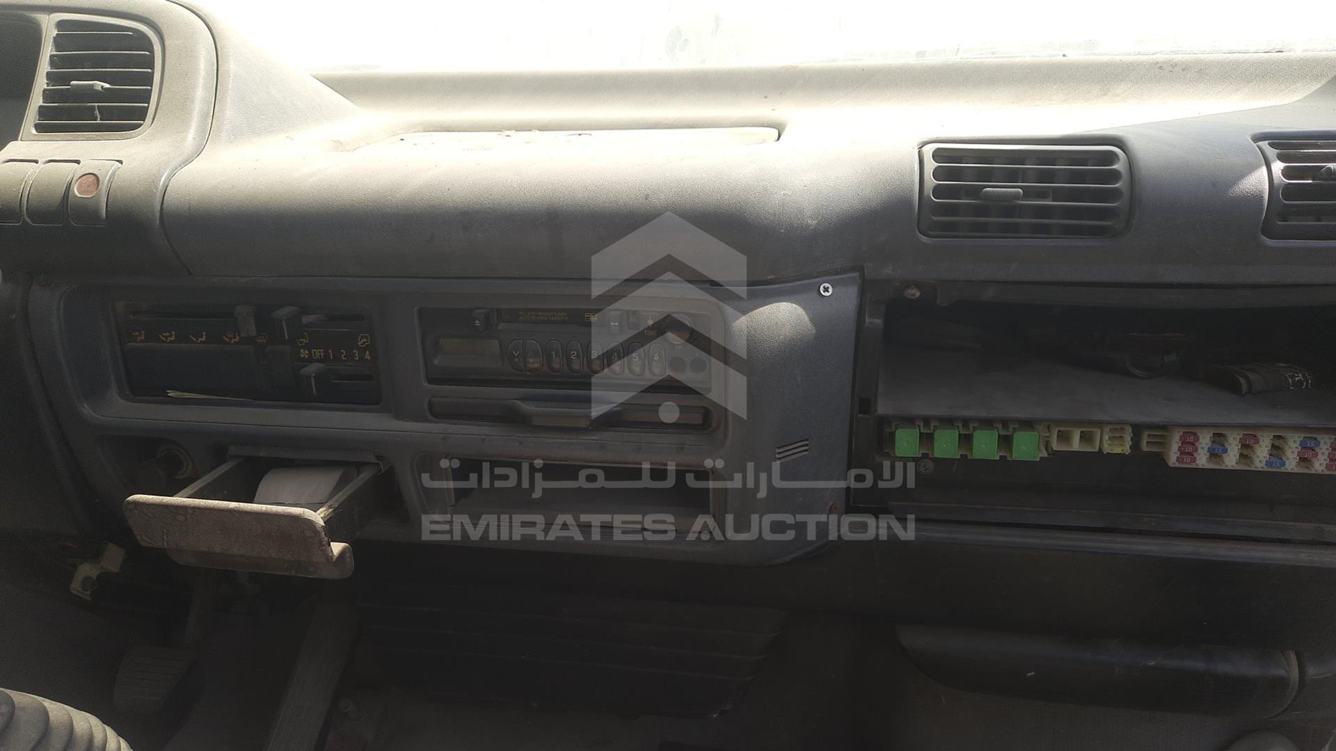 2008 ISUZU NKR VIN: JAAJP24G587K01907