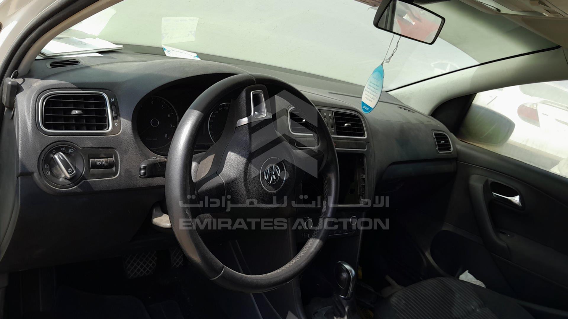 2014 VOLKSWAGEN POLO VIN: WVWBC2A72ET010056