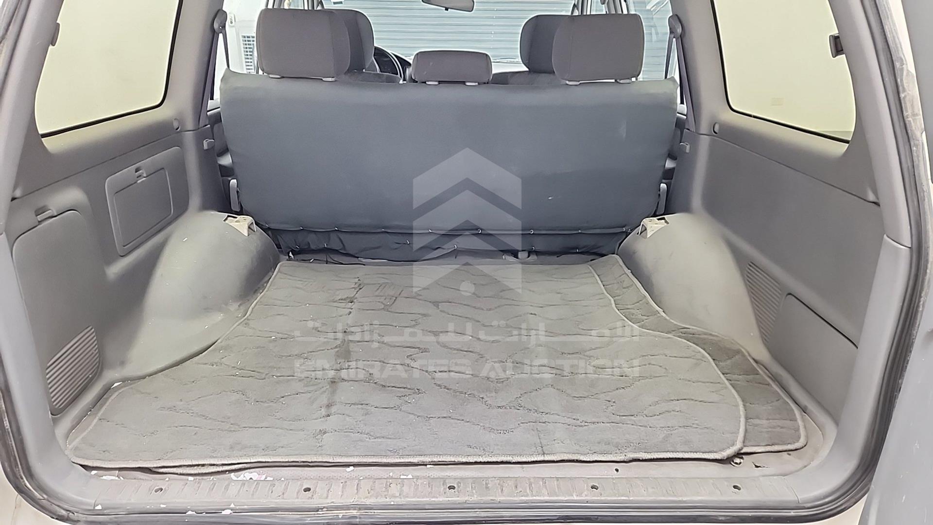 2002 TOYOTA LAND CRUISER VIN: JTGHJ01J723001920