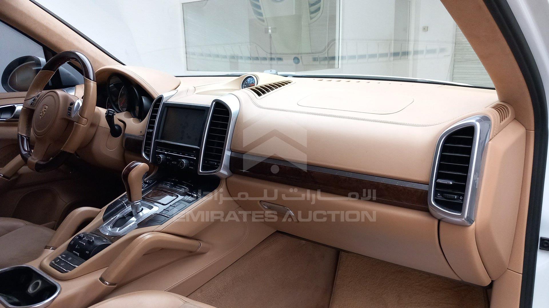 2013 PORSCHE CAYENNE VIN: WP1ZZZ92ZDLA70062