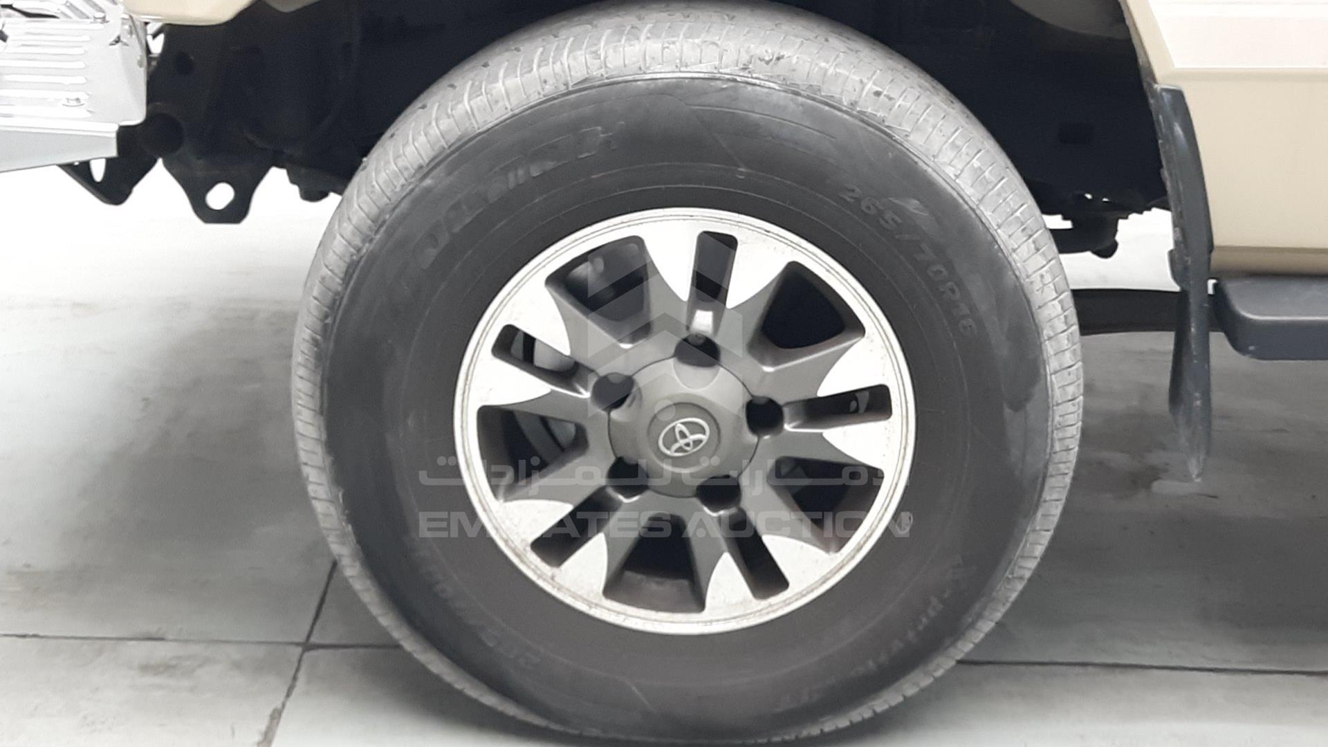 2001 TOYOTA LAND CRUISER VIN: JTFLJ73J016005504