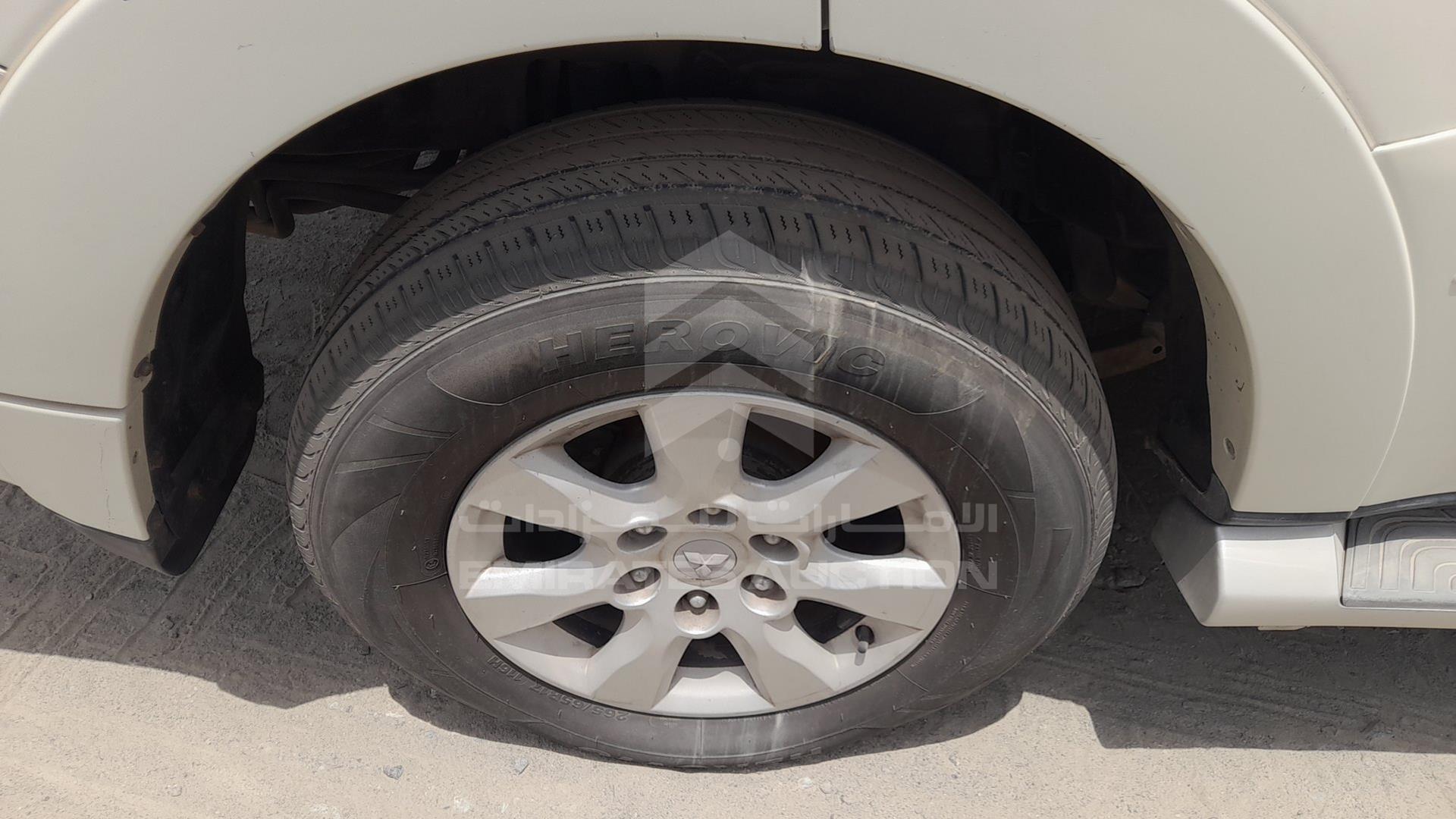 2010 MITSUBISHI PAJERO VIN: JMYLRV95WAJ711426