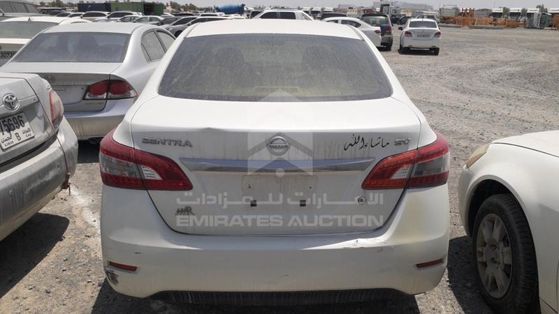 MNTBB7A93H6052104 Auction: EmiratesAuction Lot: 412008 MNTBB7A93H6052104 Nissan Sentra 2017 WHITE Photo 8