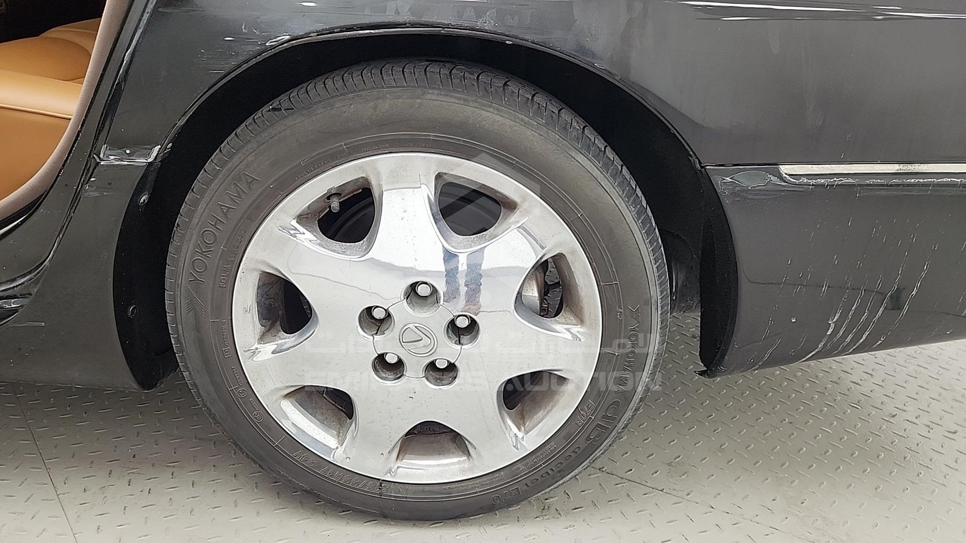 2001 LEXUS LS 430 VIN: JTHBN30F910017640