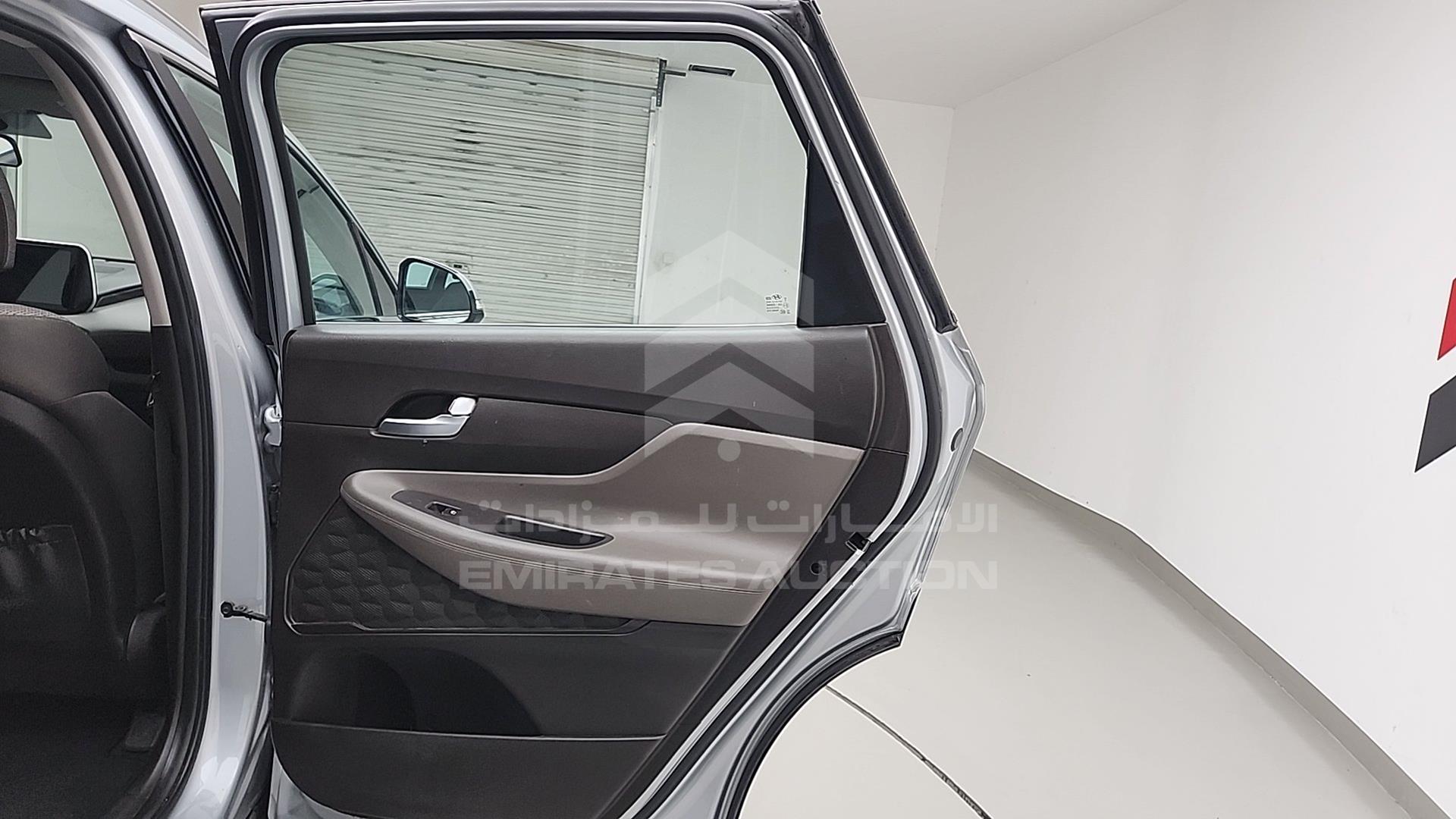 2019 HYUNDAI SANTA FE VIN: KMHS281D3KU077908