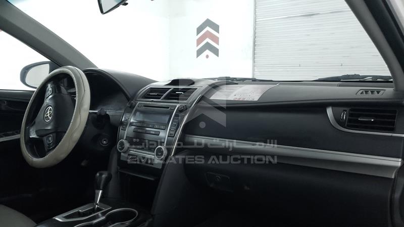 6T1BF9FK0HX697032 Auction: EmiratesAuction Lot: 404487 6T1BF9FK0HX697032 Toyota Camry 2017 WHITE Photo 23