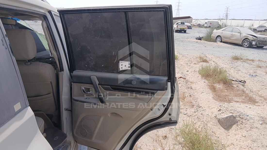 2017 Mitsubishi Pajero — Rear Right Door — Photo 20