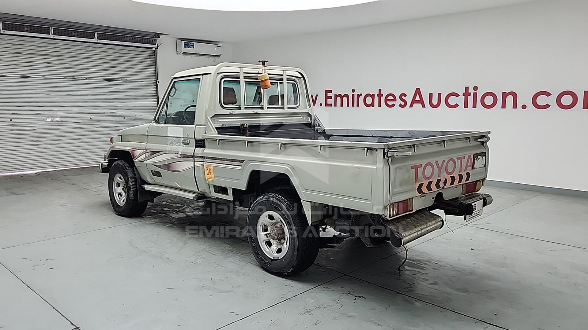 1993 TOYOTA LAND CRUISER VIN: FZJ750006855