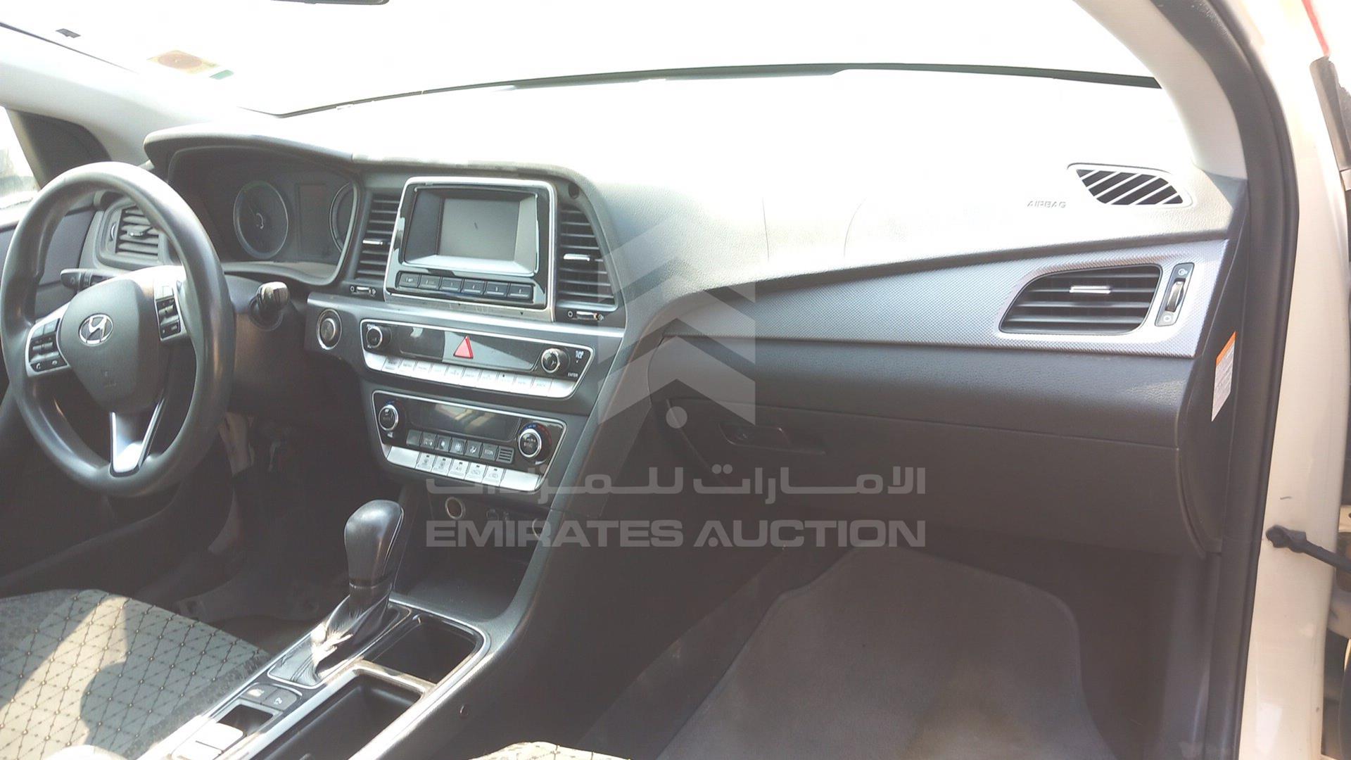 2018 HYUNDAI SONATA VIN: KMHE2413XJA082035