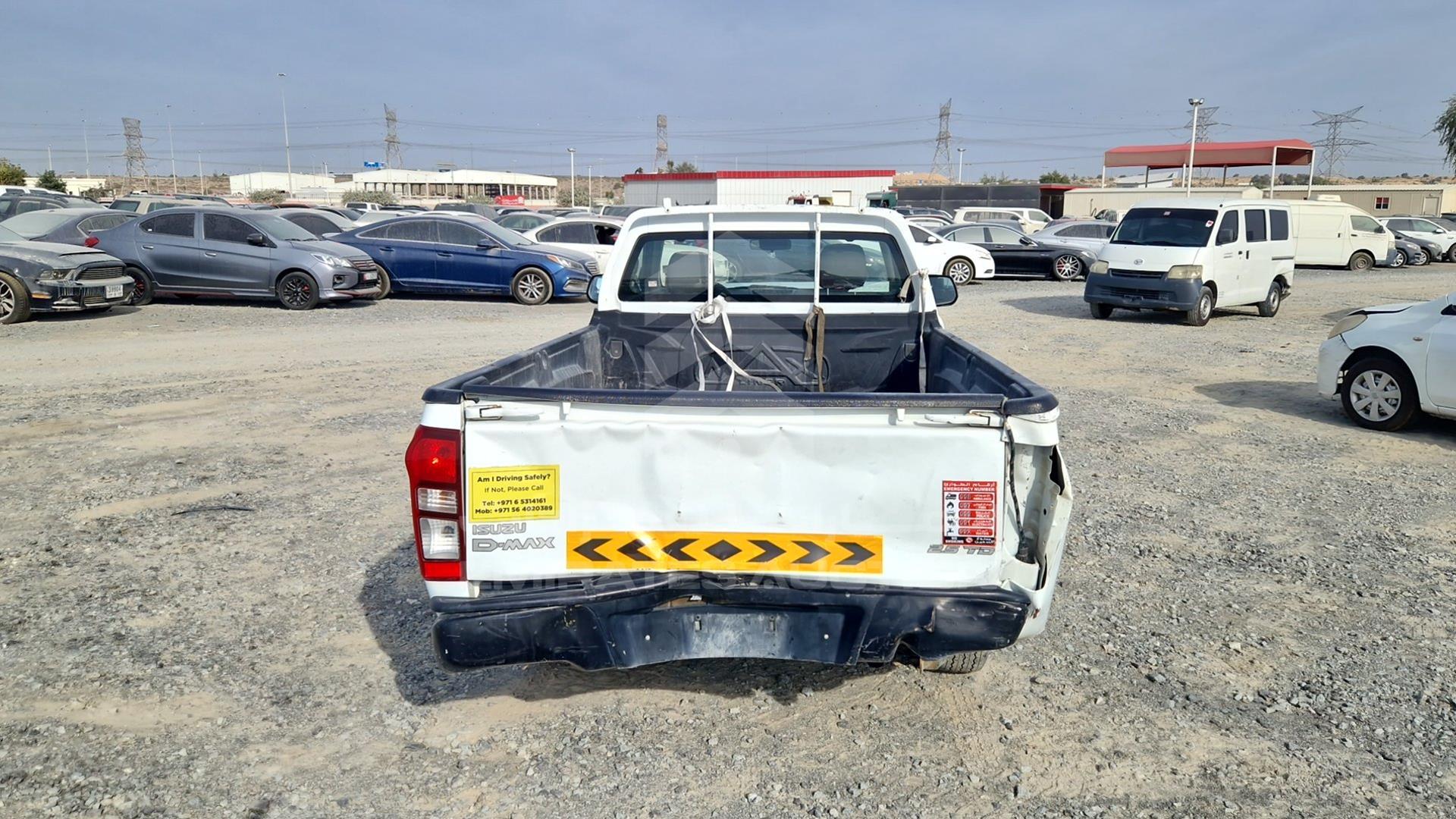 2015 ISUZU D-MAX VIN: MPAEL34C1FT003913