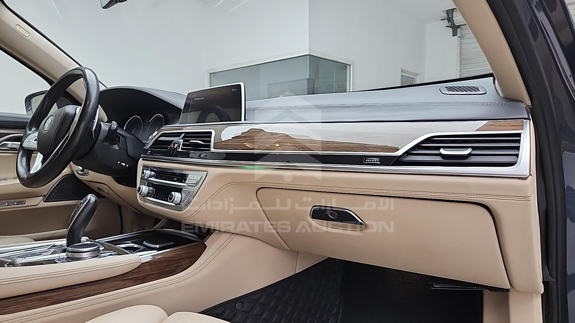2016 BMW 740 VIN: WBA7E2C59GG546751