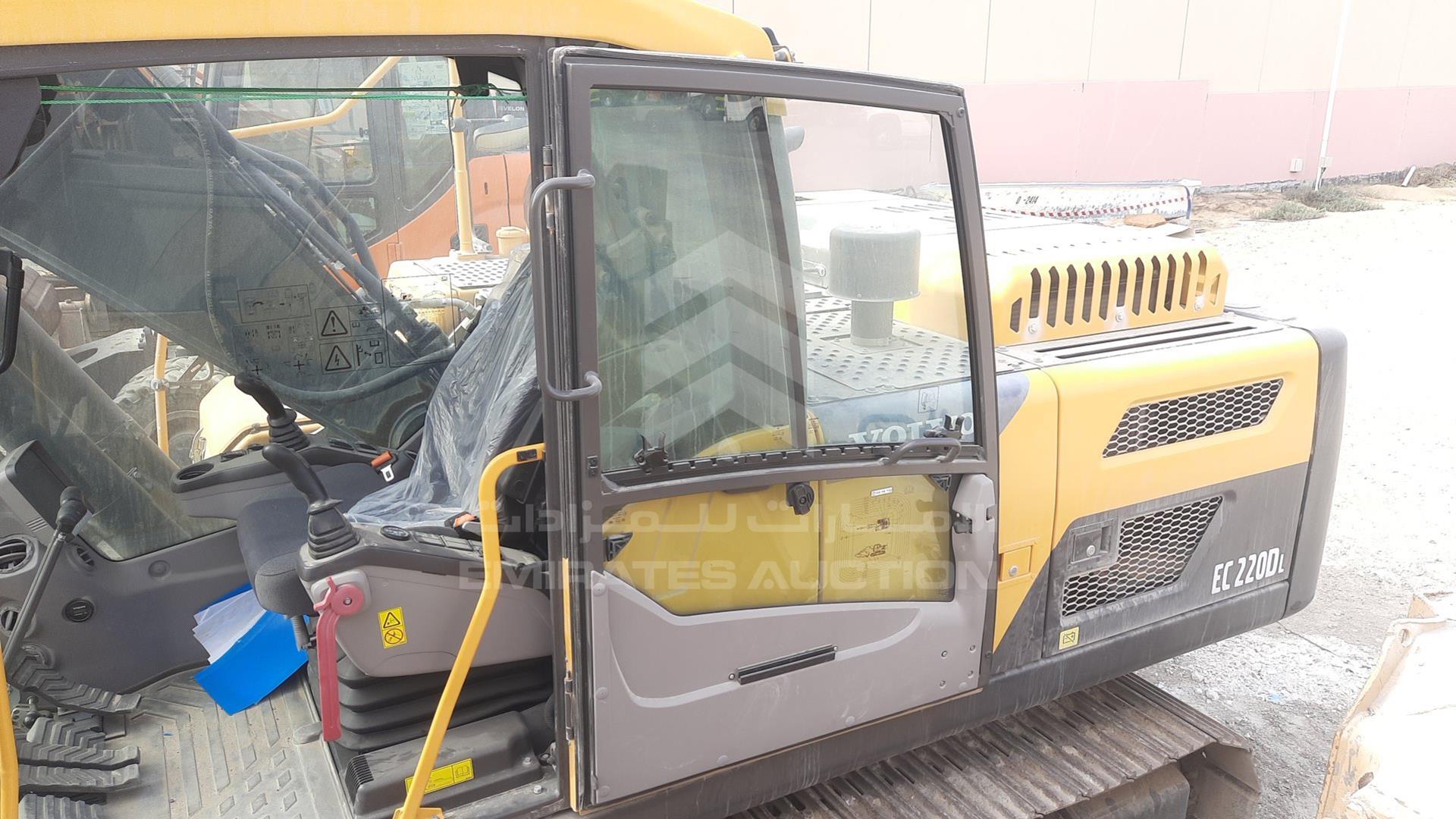 2024 VOLVO EC220DL VIN: VCEC220DE00232955