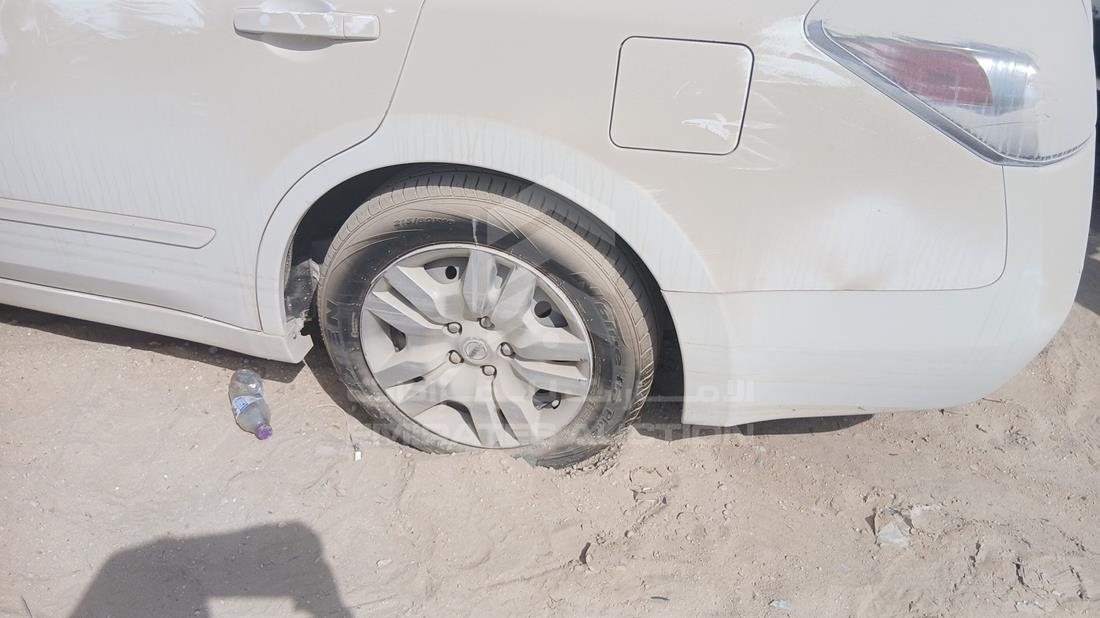 نيسان التيما 2012 — الإطار الخلفي الأيسر — صورة 33