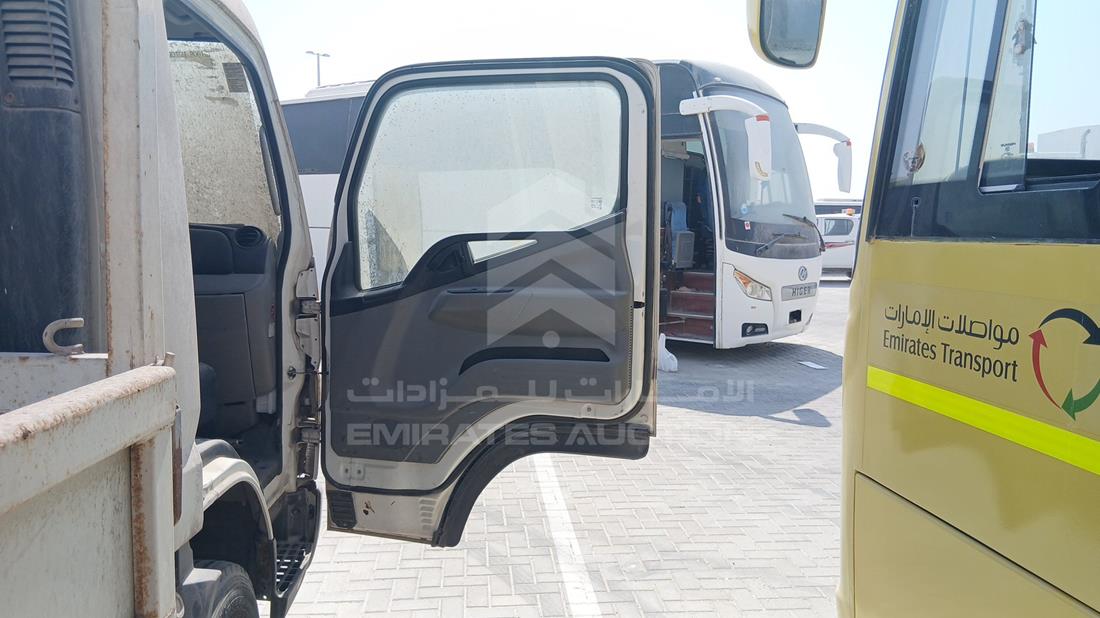 ميتسوبيشي كانتر 2022 — الباب الأمامي الأيمن — صورة 21