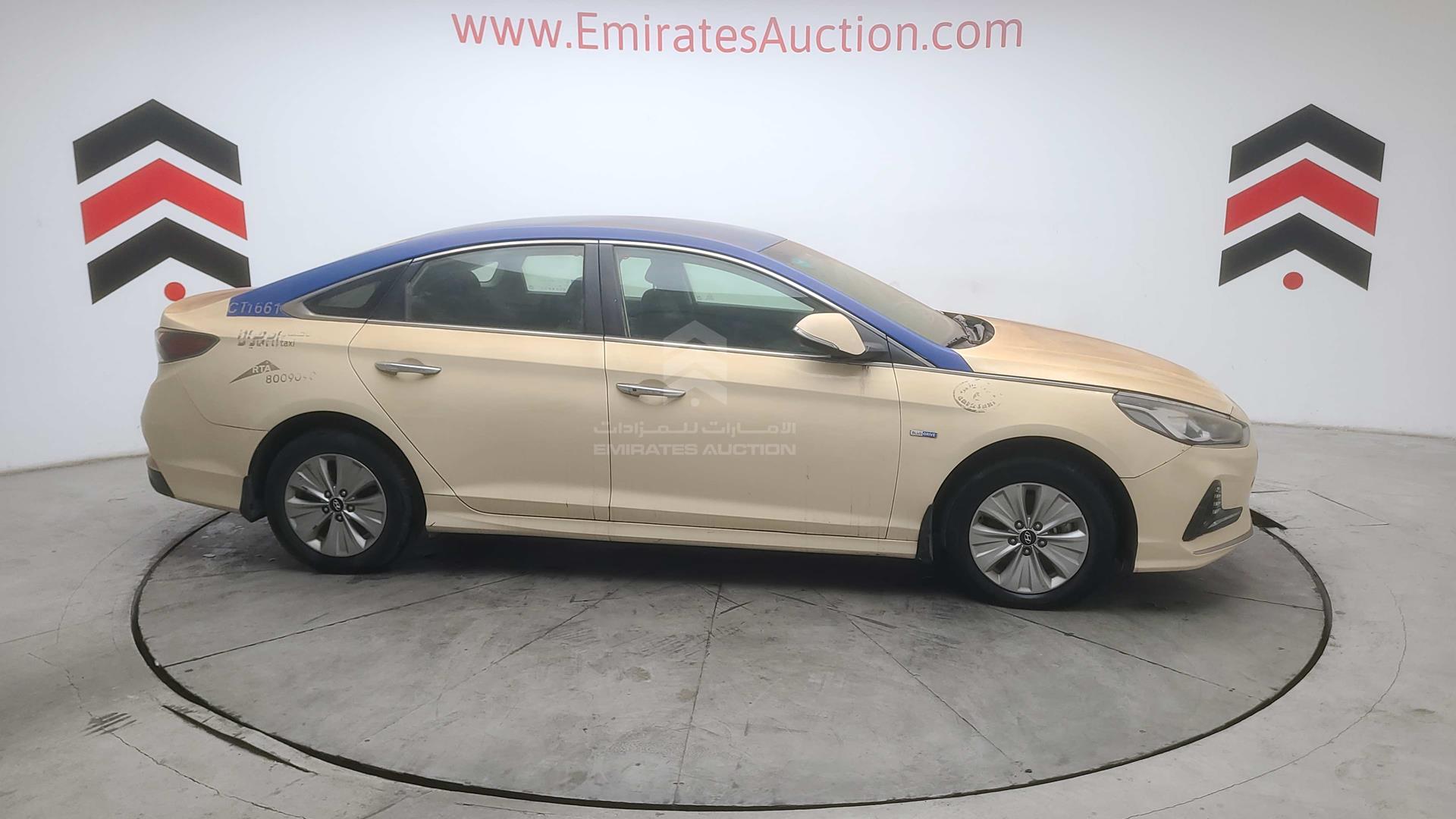2019 HYUNDAI SONATA HYBRID VIN: KMHE24132KA093094