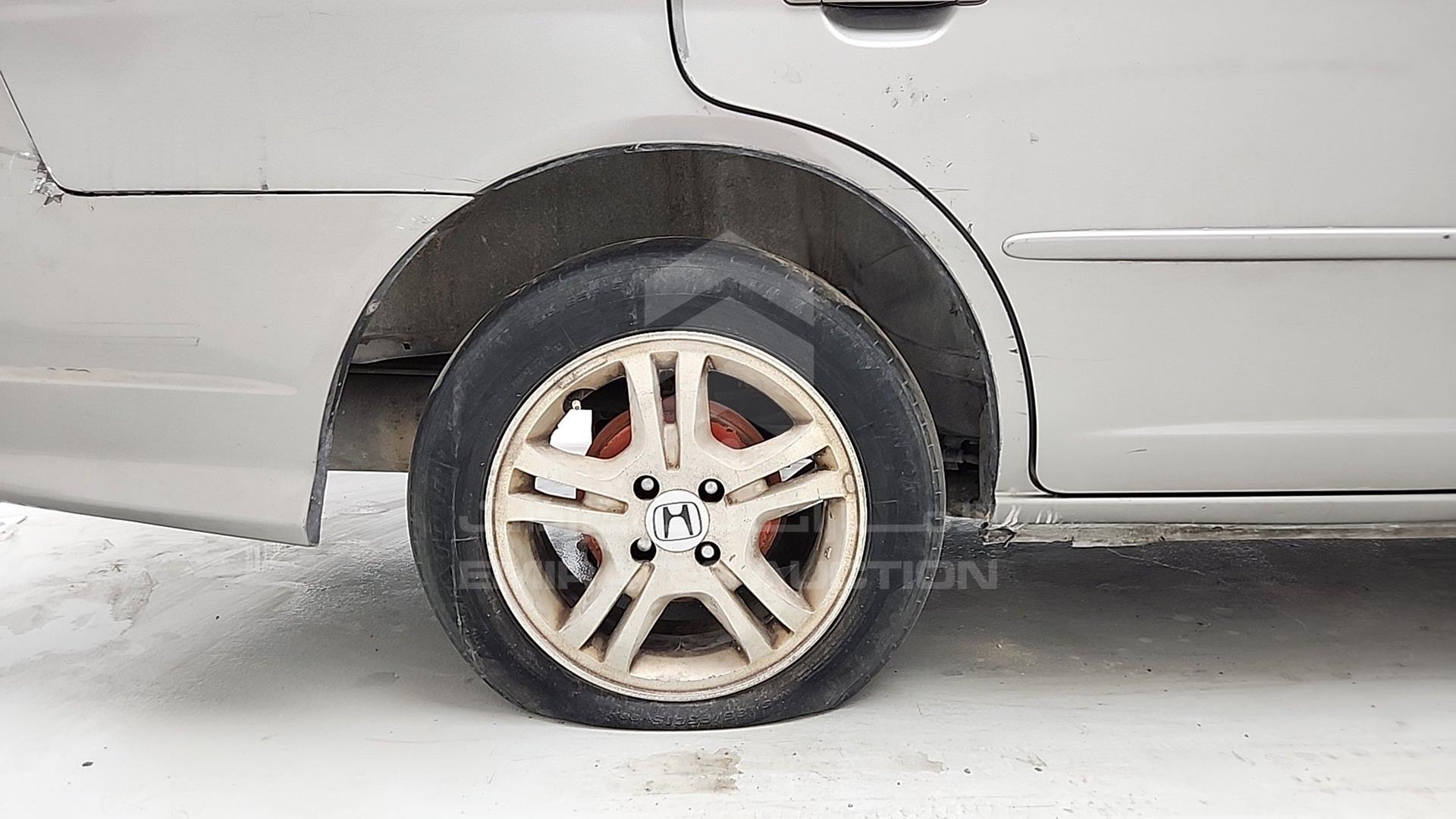 2004 HONDA CIVIC VIN: JHMES16614S401079