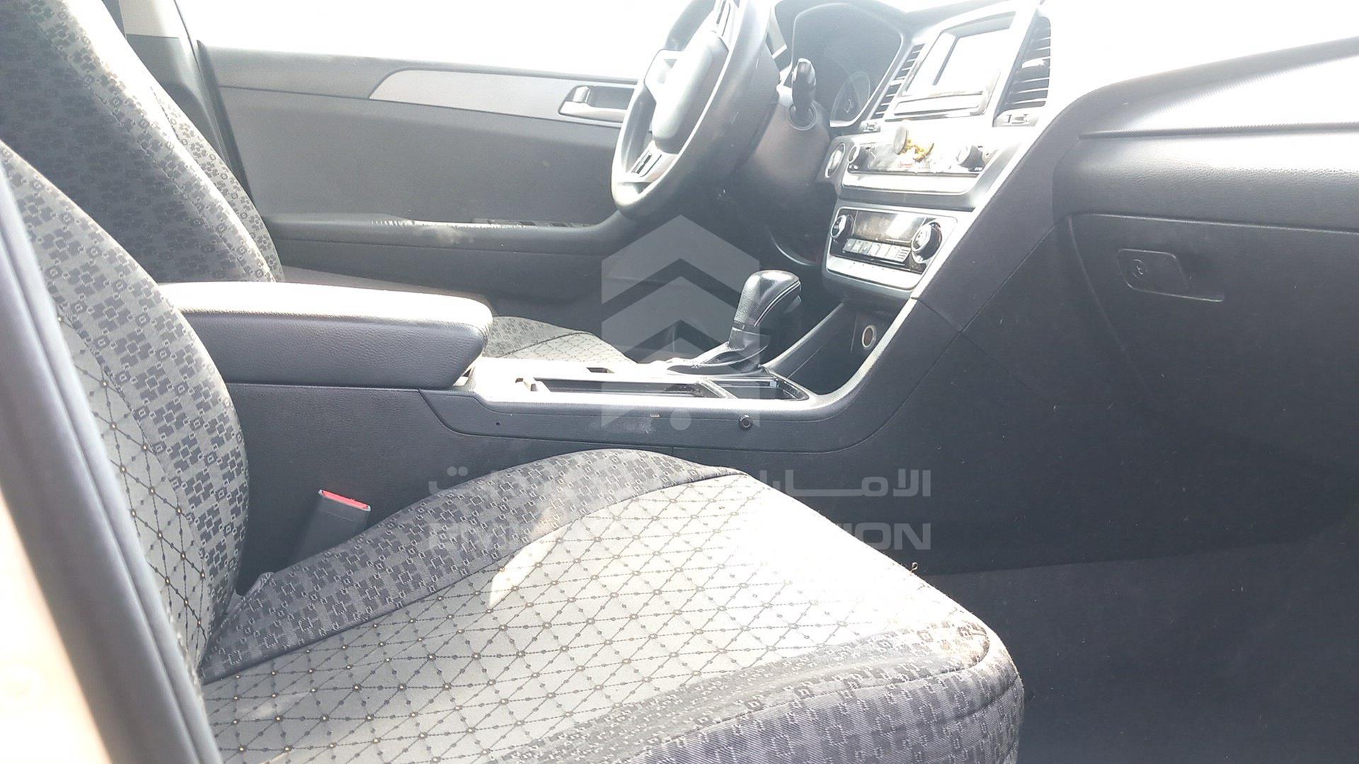 2018 HYUNDAI SONATA VIN: KMHE24137JA082090