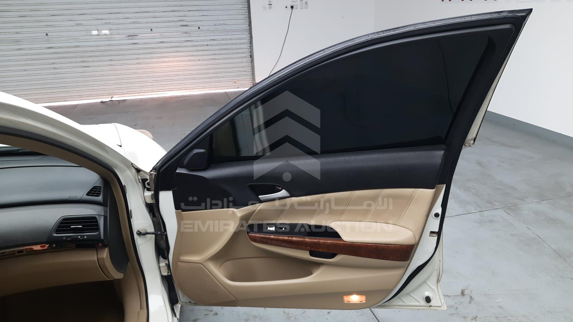 2011 HONDA ACCORD VIN: JHMCP2673BC405133