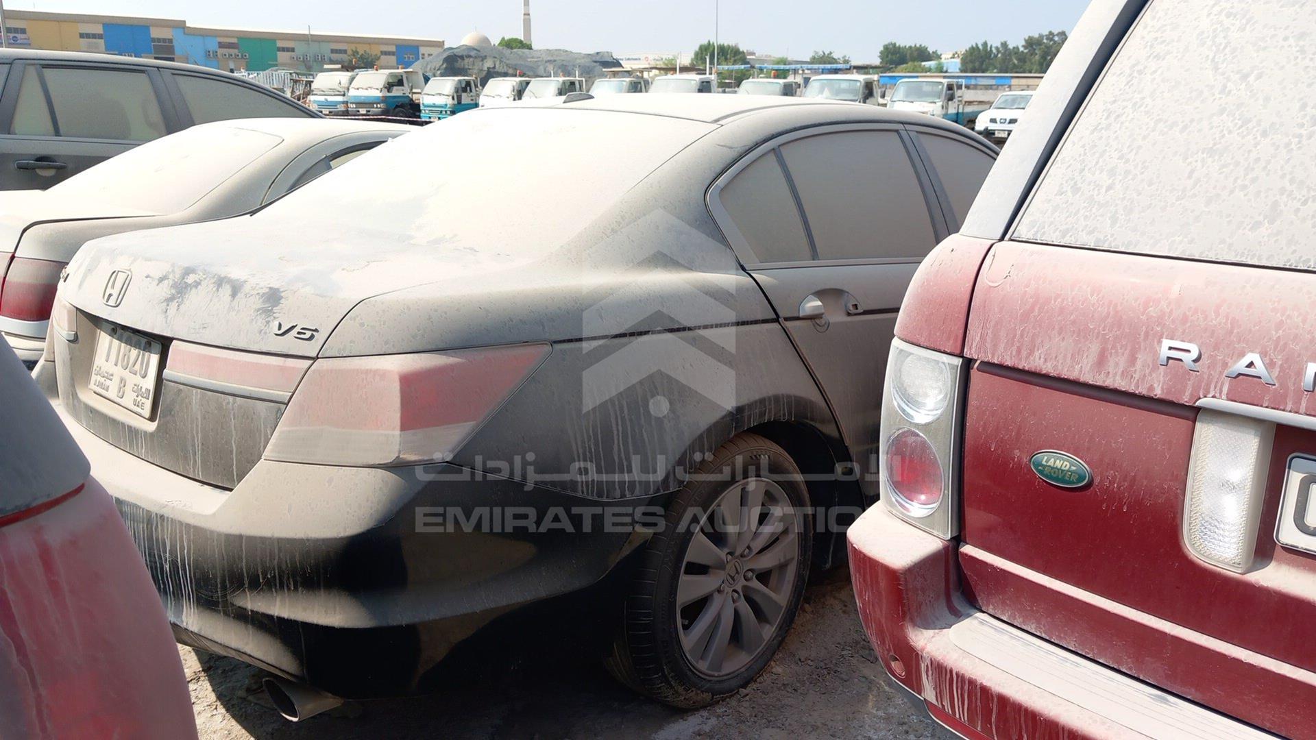 2011 HONDA ACCORD VIN: 1HGCR3F86BA011204