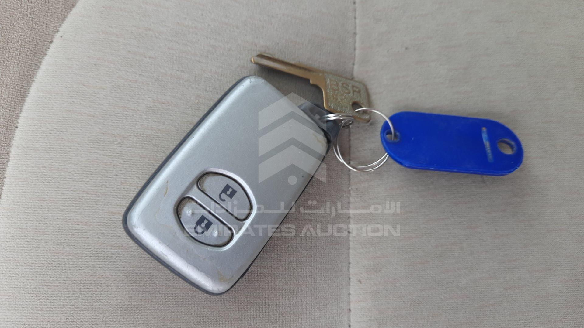 2013 TOYOTA LAND CRUISER VIN: JTMDU09J9D4063890
