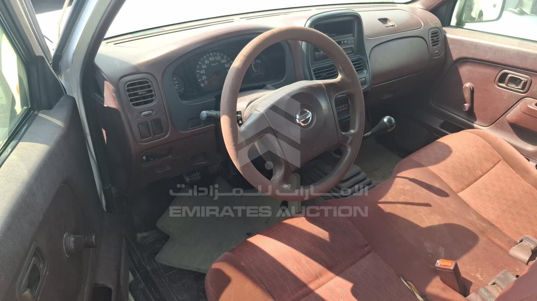 2009 Nissan Pick up D/C — Steering & Mounted Controls — Photo 13