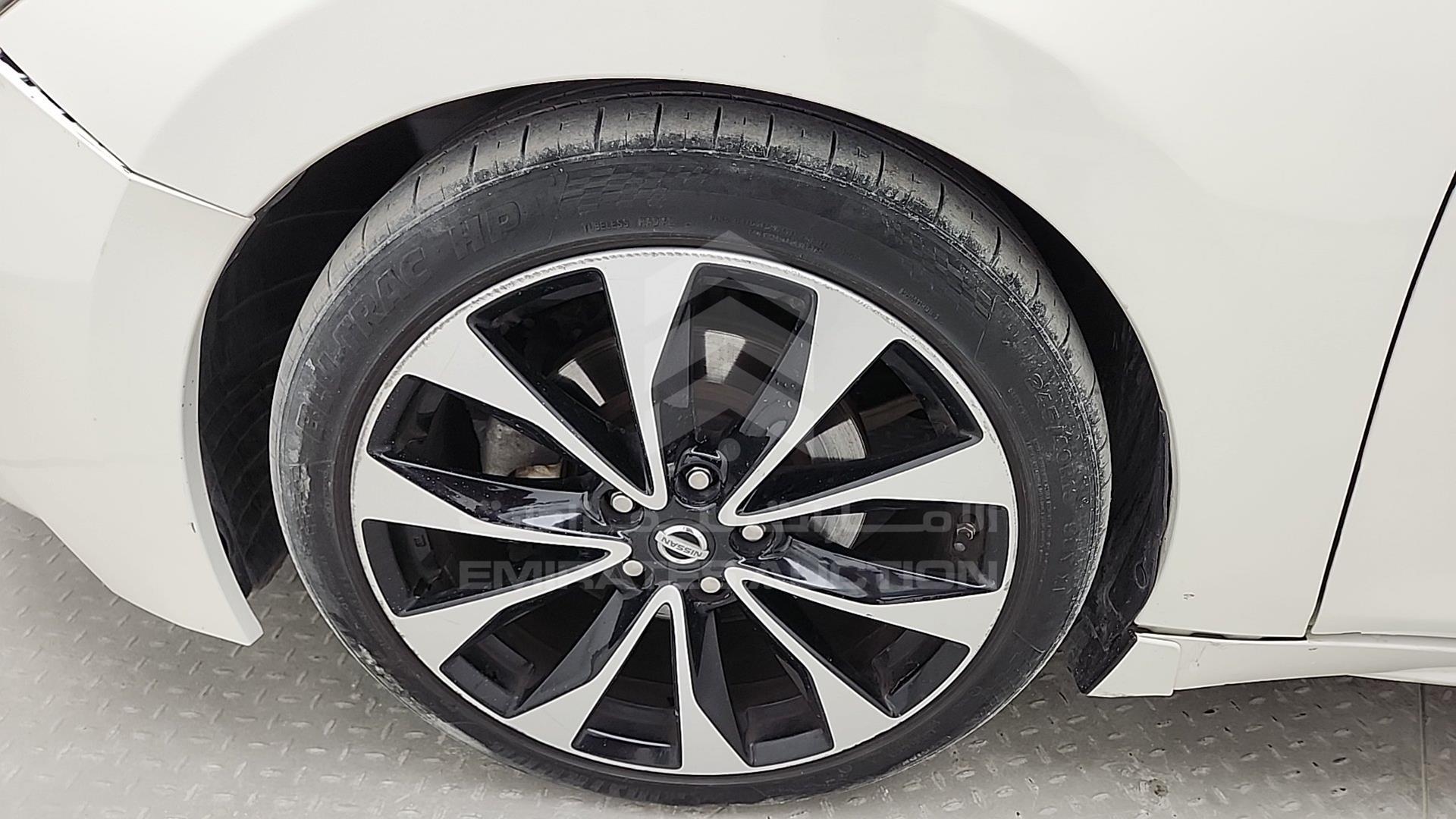 2018 NISSAN MAXIMA VIN: 1N4AA6AP2JC360330