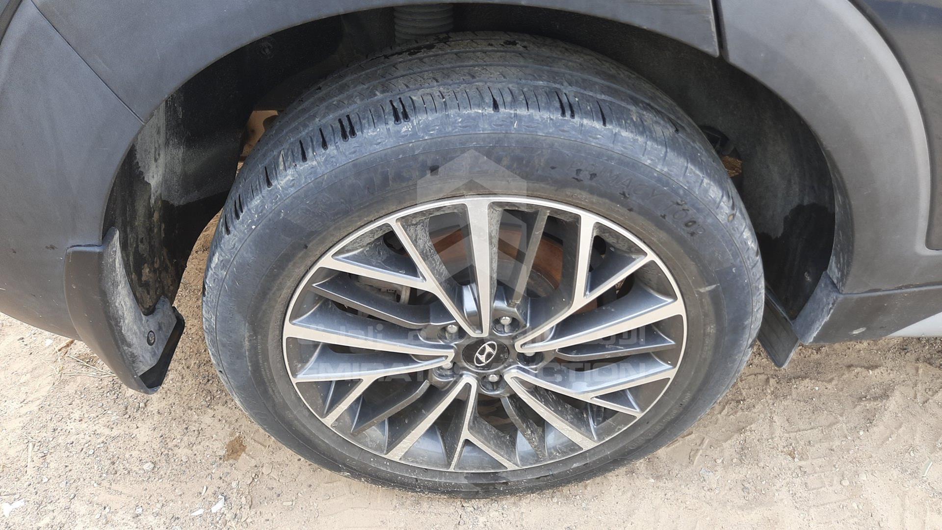 2019 HYUNDAI TUCSON VIN: KM8J33AL1KU963048