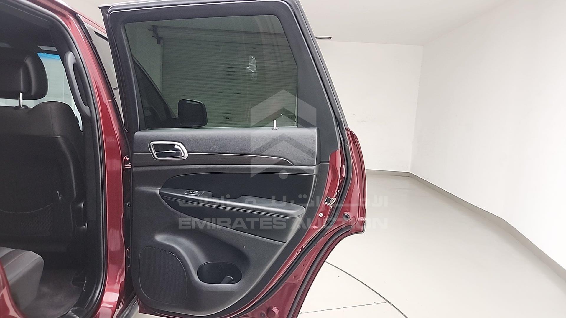2018 JEEP GRAND CHEROKEE VIN: 1C4RJEAG9JC429523