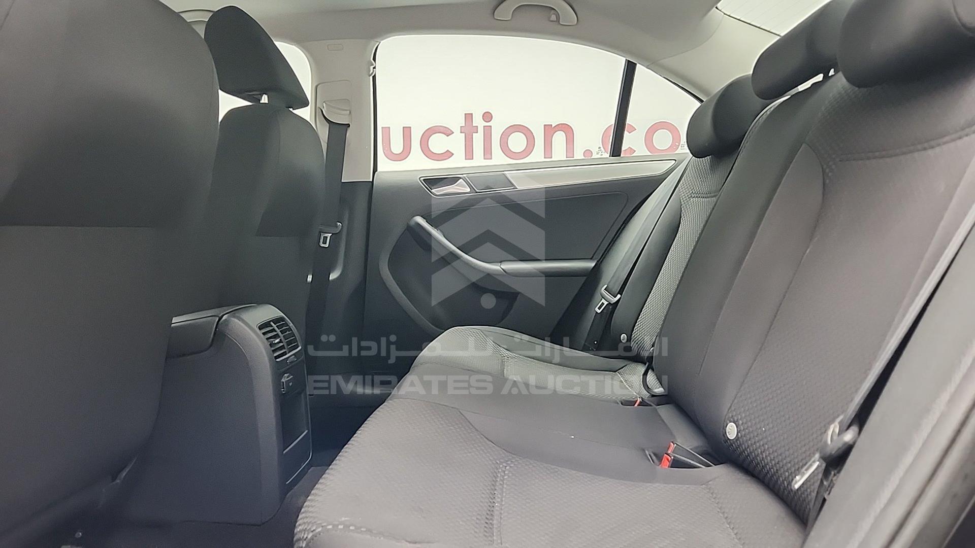 2015 VOLKSWAGEN JETTA VIN: WVWRV1AJXFM200939