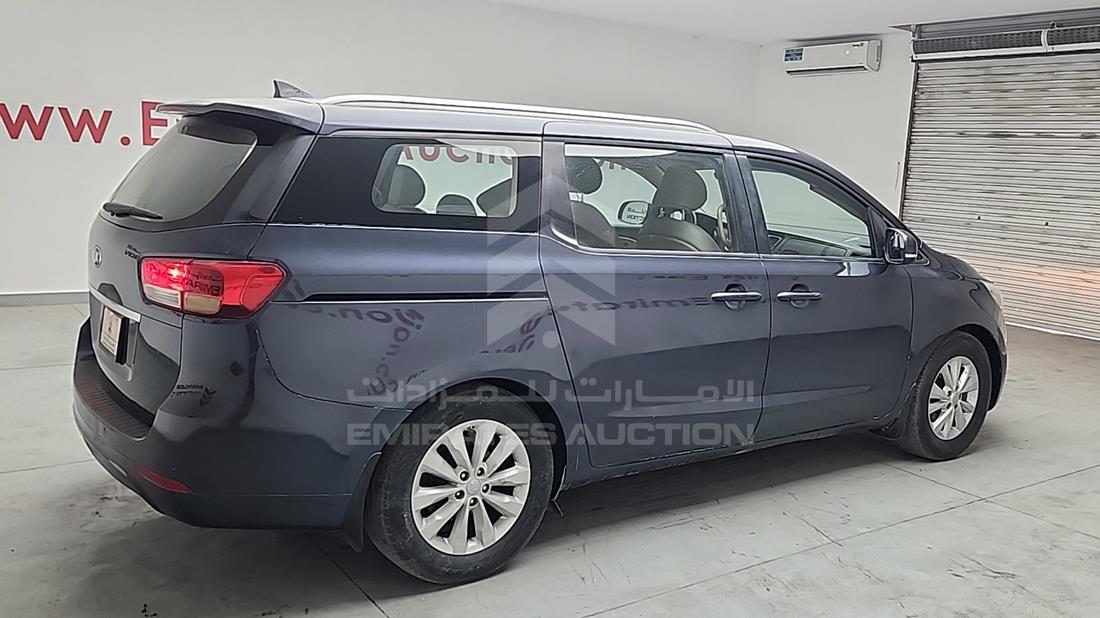 2016 Kia Carnival — Rear Right Angle — Photo 8