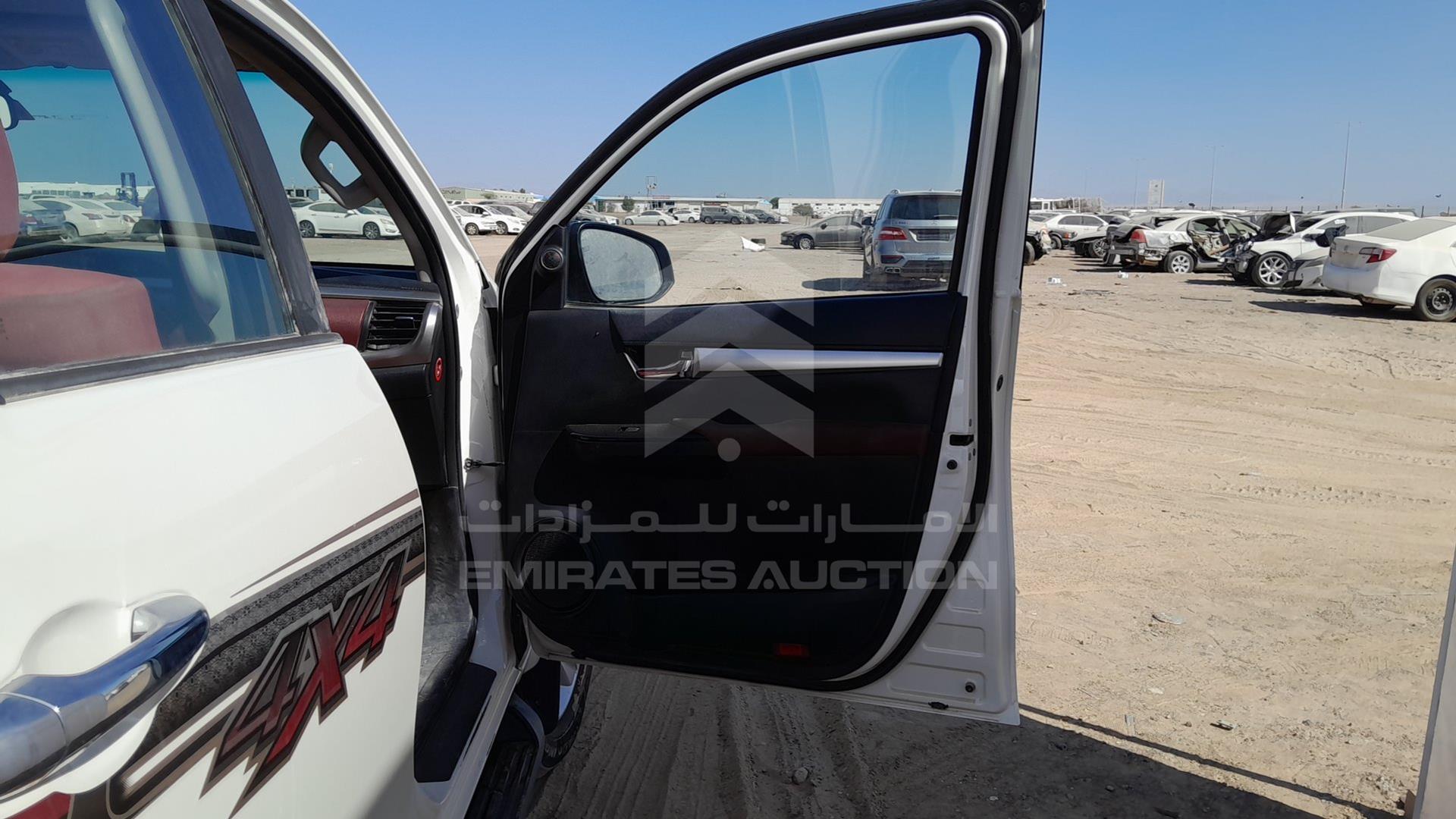 2020 TOYOTA HILUX VIN: MR0HX8CD4L1400235