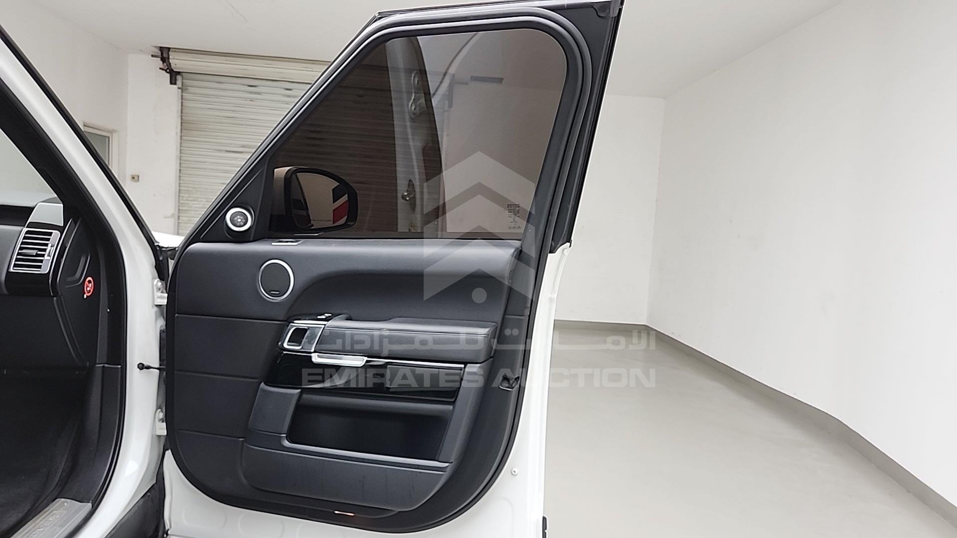 2016 RANGE ROVER VOGUE VIN: SALGA2DF3GA298871