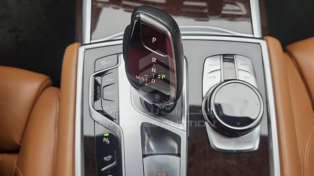 2016 BMW 740 LI — Gear View — Photo 21