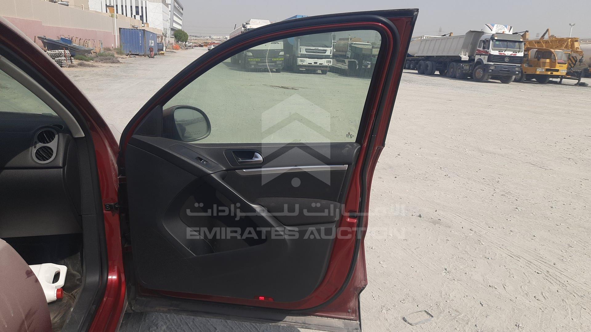 2012 VOLKSWAGEN TIGUAN VIN: WVGCE15NXCW045677