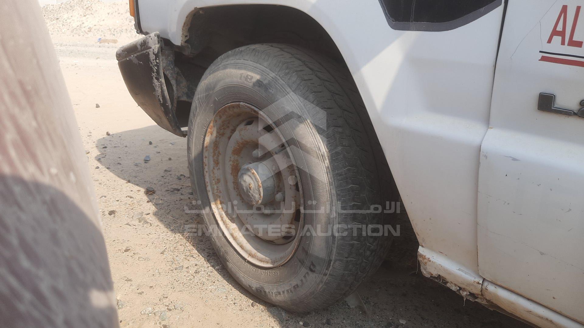 2001 MITSUBISHI L 200 VIN: JMY0NK1201P700460