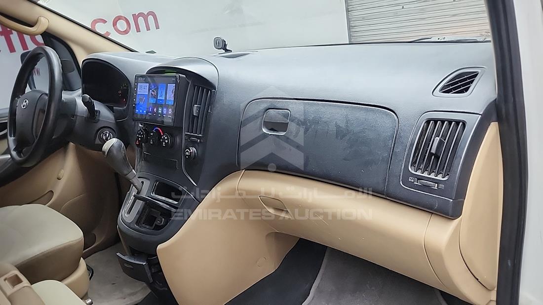 2013 Hyundai H1 — Front Right Passenger Dashboard View — Photo 24