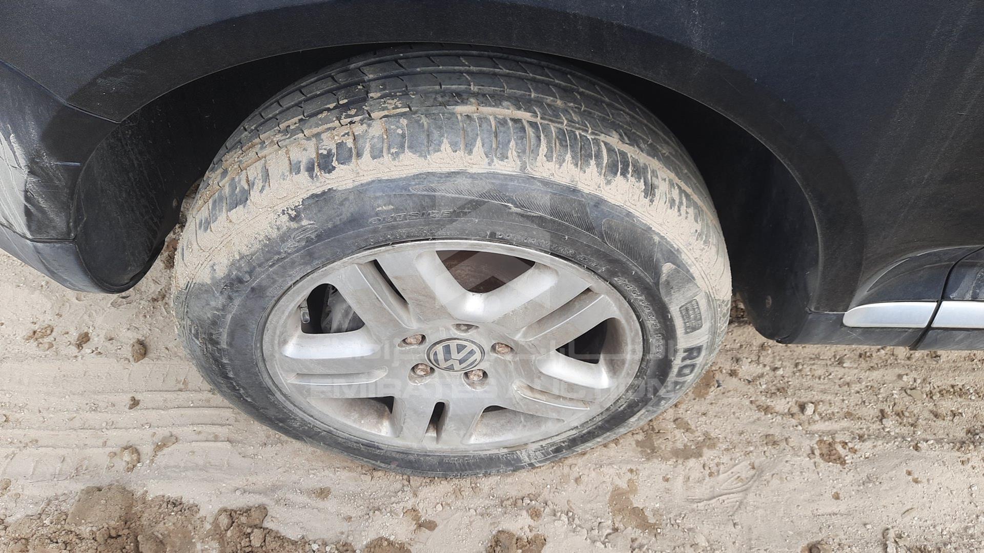 2007 VOLKSWAGEN TOUAREG VIN: WVGAE27L57D005520