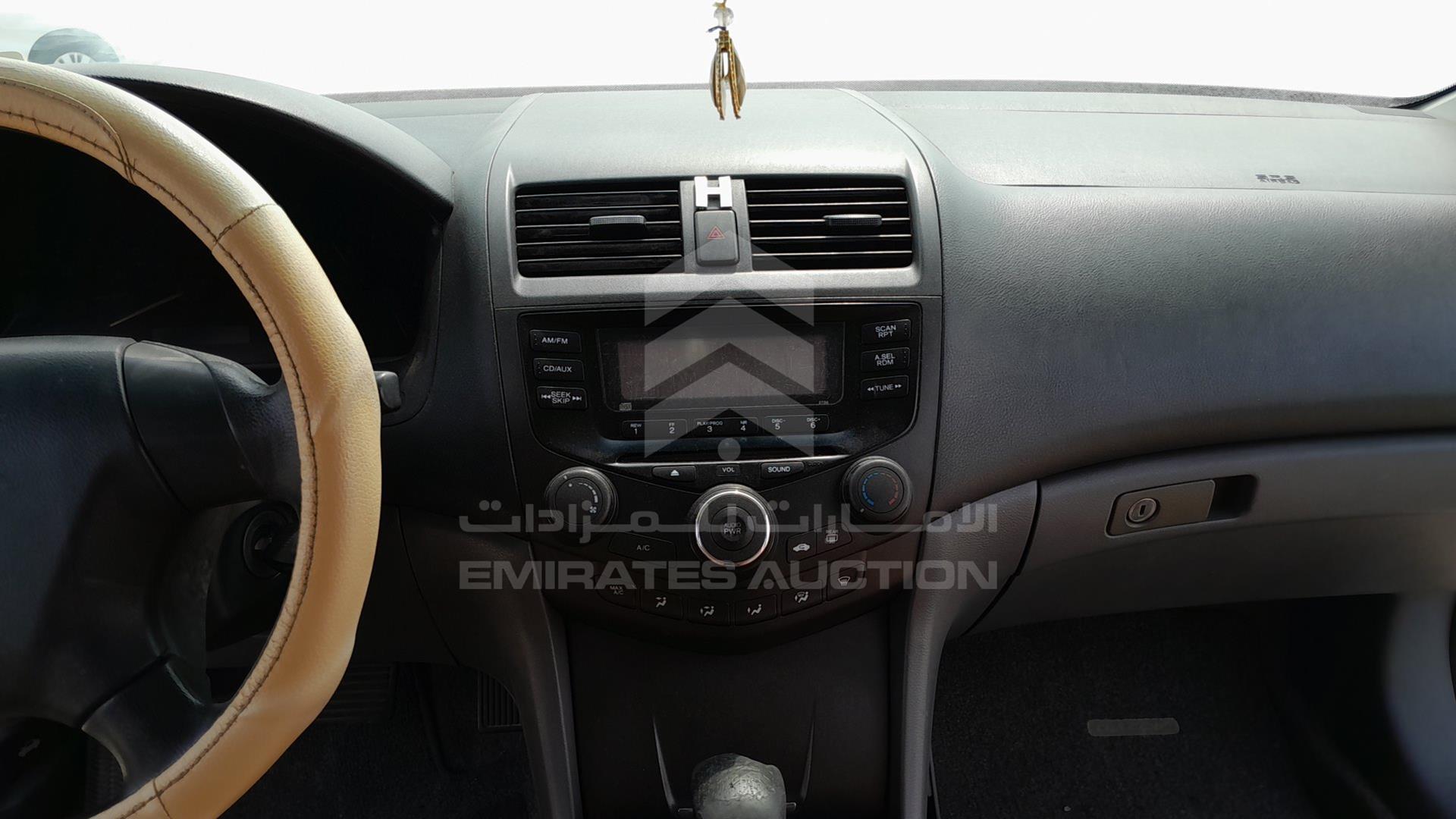 2006 HONDA ACCORD VIN: JHMCM56526C413951