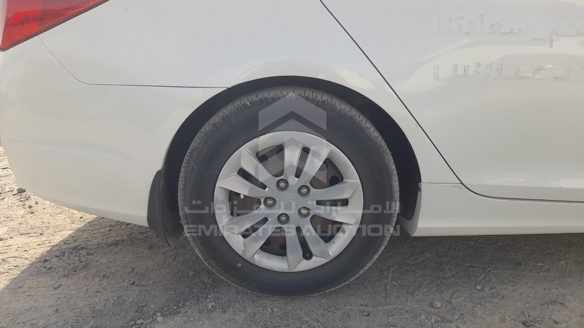 2011 HYUNDAI SONATA VIN: KMHEB41C8BA264933